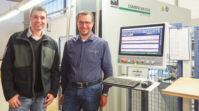Keen on the CombiScan Evo C200: Jörn Dittgen of Luxscan and Rainer Weitzenbürger, Head of Production at Möbelwerke Decker (from left) Keen on the CombiScan Evo C200: Jörn Dittgen of Luxscan and Rainer Weitzenbürger, Head of Production at Möbelwerke Decker (from left)