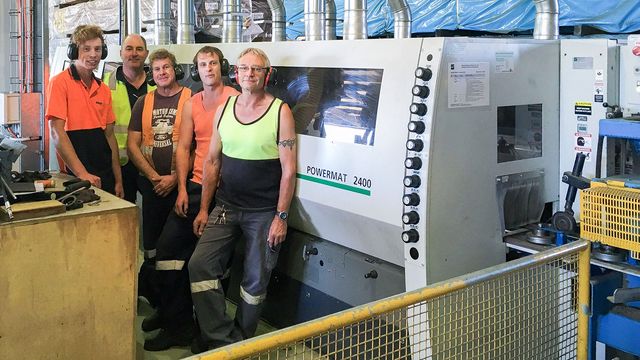 Greetings from Down Under (left to right): Justin Williams (operator), Shawn Britton (Manager), Jock Dawson (Planing Facility Manager), Adam Gale (operator) and Wayne Scolyer (Foreman) Greetings from Down Under (left to right): Justin Williams (operator), Shawn Britton (Manager), Jock Dawson (Planing Facility Manager), Adam Gale (operator) and Wayne Scolyer (Foreman)