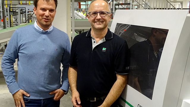 WIN-WIN-Situation für Lieferant und Kunde: Manfred Ness von WEINIG (rechts) mit Tricor-Projektleiter Maik Christmann